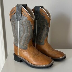 Boys Two-Tone Tan and Gray Western Cowboy Boots